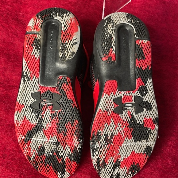 UNDER ARMOUR PS “LOCKDOWN 5” 1pair SNEAKERS COLOR IS RED ROUGE AND BLACK SIZE 3Y - Picture 7 of 8